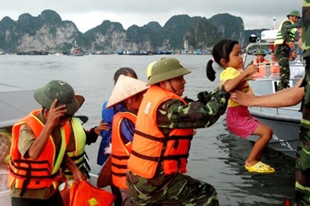 Năm 2012: 11 trận bão, ứng cứu trên 4.000 người gặp nạn - 1 Dự báo năm 2013 thiên tai còn diễn biến phức tạp, khó lường