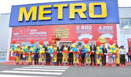 METRO tăng diện tích hỗ trợ khách hàng chuyên nghiệp và nhà cung cấp - 1 Lãnh đạo METRO cắt băng khánh thành nâng cấp METRO An Phú