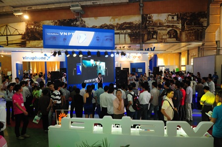 Nhiều dịch vụ tiện ích trình diễn tại Triển lãm Telecomp 15