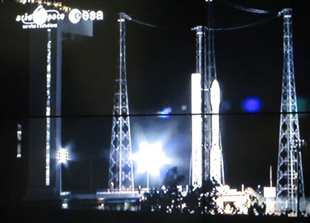VNREDSat- 1 tiếp tục chụp ảnh toàn bộ lãnh thổ Việt Nam - 1 Tên lửa đẩy VEGA từ bãi phóng Kourou, Guyana thuộc Pháp