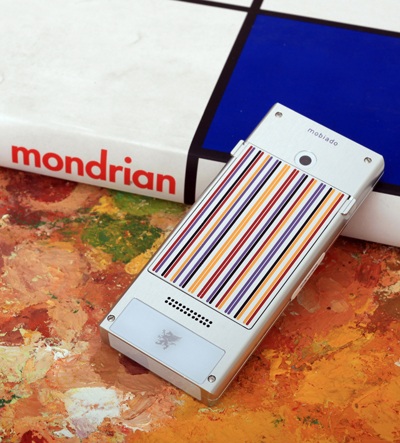 Cuộc tiên phong mới của Mobiado Professional 3 Dream Colors - 7 Các đường kẻ sọc khoẻ khoắn tái hiện lại các mầu sắc trong bức tranh