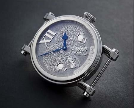 Đồng hồ Diamond Skulls của một khách hàng Việt Nam bí mật đặt hàng thông qua nhà phân phối Miluxe