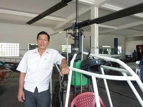 Những người Việt quyết tâm chế tạo máy bay, vệ tinh - 1 Nông dân Bùi Hiển với khát vọng chế tạo máy bay đạt tiêu chuẩn quốc tế