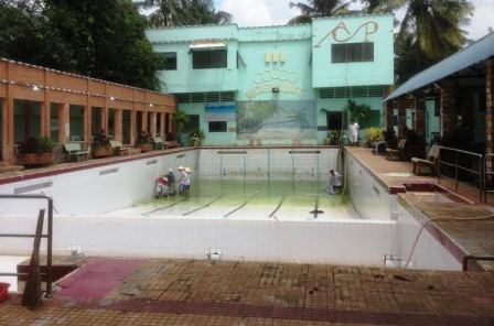 Hồ bơi Quốc tế trên đường Nguyễn Văn Bá, phường Trường Thọ, quận Thủ Đức...