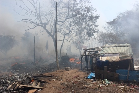 5 căn nhà bị cháy rụi cùng toàn bộ tài sản của hàng chục người dân