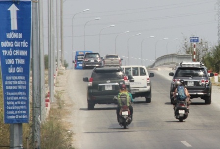 Bến phà khá đìu hiu vào đúng đợt cao điểm phục vụ tết