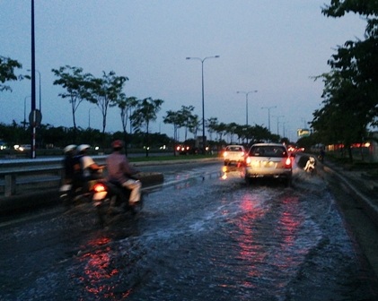 Dù cơn mưa đầu mùa với vũ lượng không đáng kể...