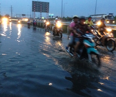 Dù cơn mưa đầu mùa với vũ lượng không đáng kể...