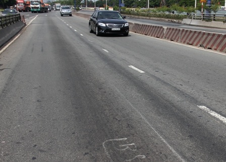 Tình trạng lún, trồi nhựa trên cầu vượt thép Thủ Đức (hường TPHCM ra các tỉnh).