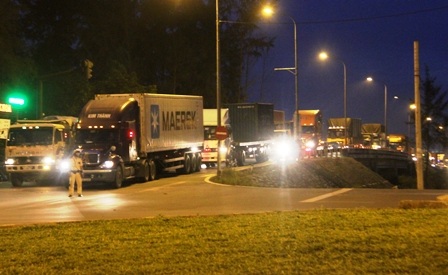 8 ngã qua nút giao thông Mỹ Thủy kẹt cứng suốt nhiều giờ