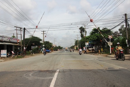 Hiện trường vụ tai nạn hi hữu làm tài xế Trung tử vong.