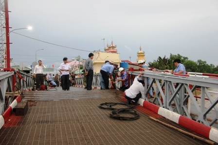 Phà Cát Lái hoạt động trở lại sau 10 tiếng tê liệt