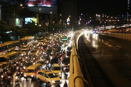 ...hướng đường Điện Biên Phủ vào trung tâm Sài Gòn cũng bị ùn tắc nghiêm trọng