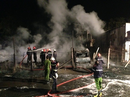 Hỏa hoạn dữ dội đêm giao thừa tại kho chứa balet trên quốc lộ 1, quận Thủ Đức