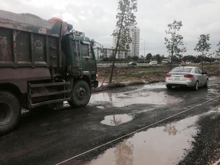 Ám ảnh đường Vành đai đông: Nhanh chóng hoàn thiện mặt đường