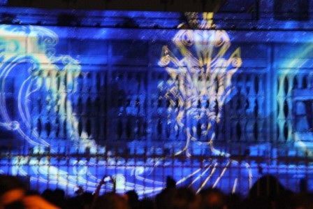 Biển người, xe đổ về các tuyến đường xung quanh Hội trường Thống Nhất