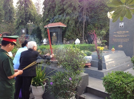 Lãnh đạo thành phố viếng mộ các vị Nguyên là lãnh đạo của Đảng và Nhà nước