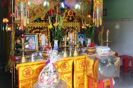 Đám tang của vợ chồng chị T.