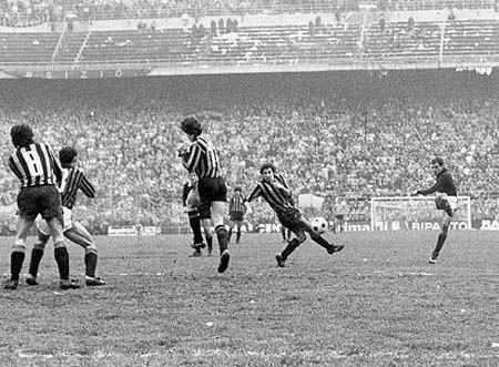 Derby Milan qua những bức ảnh đen trắng - 17