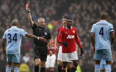 Chiếc thẻ đỏ của Kompany, liệu có công bằng? - 1 Chiếc thẻ đỏ của Kompany, liệu có công bằng? - 1