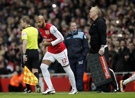 Nhìn lại 40 ngày xúc cảm của Henry ở Arsenal - 5 Nhìn lại 40 ngày xúc cảm của Henry ở Arsenal - 5