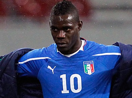 ĐT Italia thẳng tay loại Balotelli vì…chơi xấu - 1