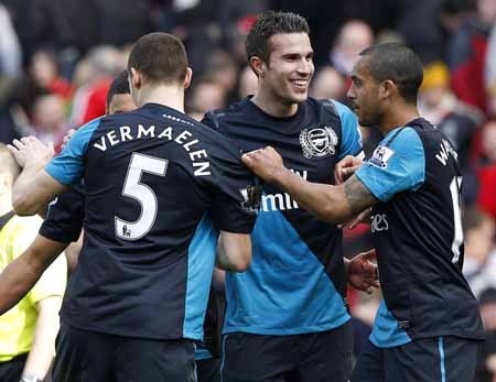 Van Persie: Hãy gọi anh là “siêu Persie” - 2 Van Persie: Hãy gọi anh là “siêu Persie”