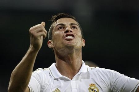 C. Ronaldo “rung rinh” trước khả năng gia nhập Anzhi - 1 C. Ronaldo “rung rinh” trước khả năng gia nhập Anzhi - 1