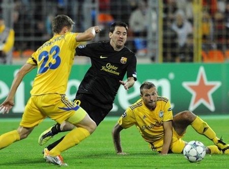 Real Madrid và Barcelona "diễu võ dương oai" - 2 Real Madrid và Barcelona "diễu võ dương oai" - 2