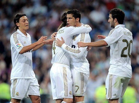 Tổng hợp vòng 6 La Liga: Hattrick của Messi và C. Ronaldo - 2