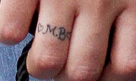 “Ngựa chứng” Balotelli cực “ngầu” cùng bạn gái đi mua sắm - 10 “Ngựa chứng” Balotelli cực “ngầu” cùng bạn gái đi mua sắm - 10