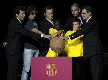 Vinh danh người đã tìm ra viên ngọc Xavi, Iniesta hay Guardiola | Báo ...