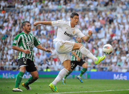 Cristiano Ronaldo cán mốc 100 trận cho Real Madrid - 1 Cristiano Ronaldo cán mốc 100 trận cho Real Madrid - 1