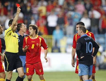 Rooney “mất trắng” vòng bảng Euro 2012 - 1 Rooney “mất trắng” vòng bảng Euro 2012 - 1