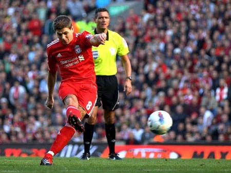 Steven Gerrard lại dính chấn thương nặng? - 1 Steven Gerrard lại dính chấn thương nặng? - 1