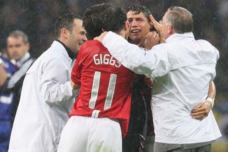 Chùm ảnh: Những khoảnh khắc đáng nhớ nhất của Sir Alex 25 năm qua - 20 Chùm ảnh: Những khoảnh khắc đáng nhớ nhất của Sir Alex 25 năm qua - 20