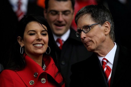 Nụ cười quyến rũ của “vợ trẻ” ông chủ Liverpool - 1