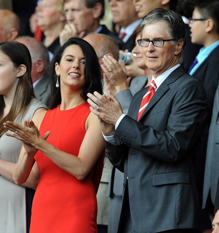 Nụ cười quyến rũ của “vợ trẻ” ông chủ Liverpool - 2