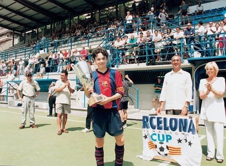 Chùm ảnh: Tuổi thơ của các “ngôi sao” Barcelona - 9