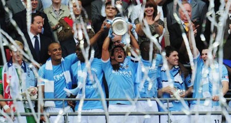 Càng suy thoái kinh tế, lương cầu thủ Premier League càng tăng - 1 Càng suy thoái kinh tế, lương cầu thủ Premier League càng tăng - 1