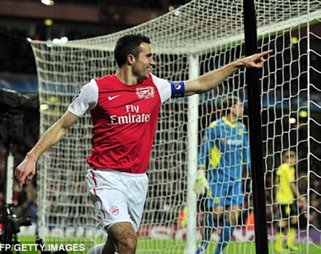 Wenger: “Bàn thắng tự… tìm đến với Van Persie” - 1 Wenger: “Bàn thắng tự… tìm đến với Van Persie” - 1