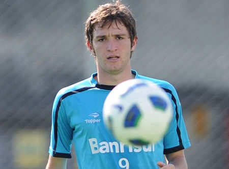 Real Madrid sắp sở hữu hậu vệ phải xuất sắc nhất giải Brazil - 1