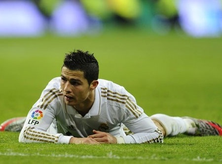 Cristiano Ronaldo tệ nhất El Clasico - 1