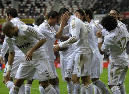 Cristiano Ronaldo: “Gà son” của Real Madrid - 2 Cristiano Ronaldo: “Gà son” của Real Madrid - 2