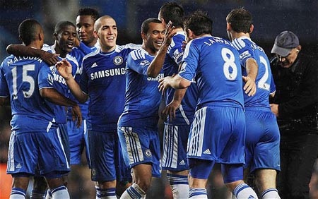 Ashley Cole “xát muối” vào nỗi đau của Man City - 1
