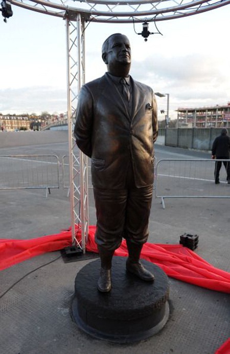 Henry rơi lệ khi được dựng tượng ở sân Emirates - 7