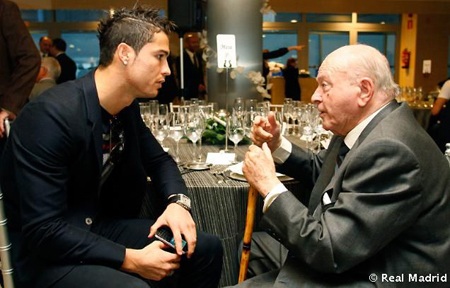 Dàn sao Real Madrid tổ chức tiệc Giáng sinh ấm cúng - 5 Dàn sao Real Madrid tổ chức tiệc Giáng sinh ấm cúng - 5