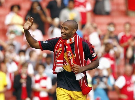 Huyền thoại Thierry Henry chính thức trở lại Arsenal - 1