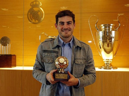 Iker Casillas được tôn vinh là thủ môn xuất sắc nhất thế giới 2011 - 1 Iker Casillas được tôn vinh là thủ môn xuất sắc nhất thế giới 2011 - 1