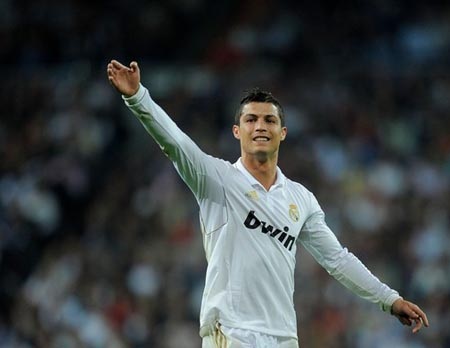 Màn thị uy của những “họng pháo” Messi, Ronaldo, Gomez - 3 Màn thị uy của những “họng pháo” Messi, Ronaldo, Gomez